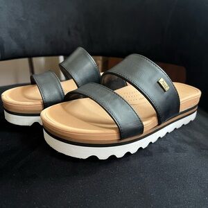 Reef Branded Horizon Sandal. Size 6